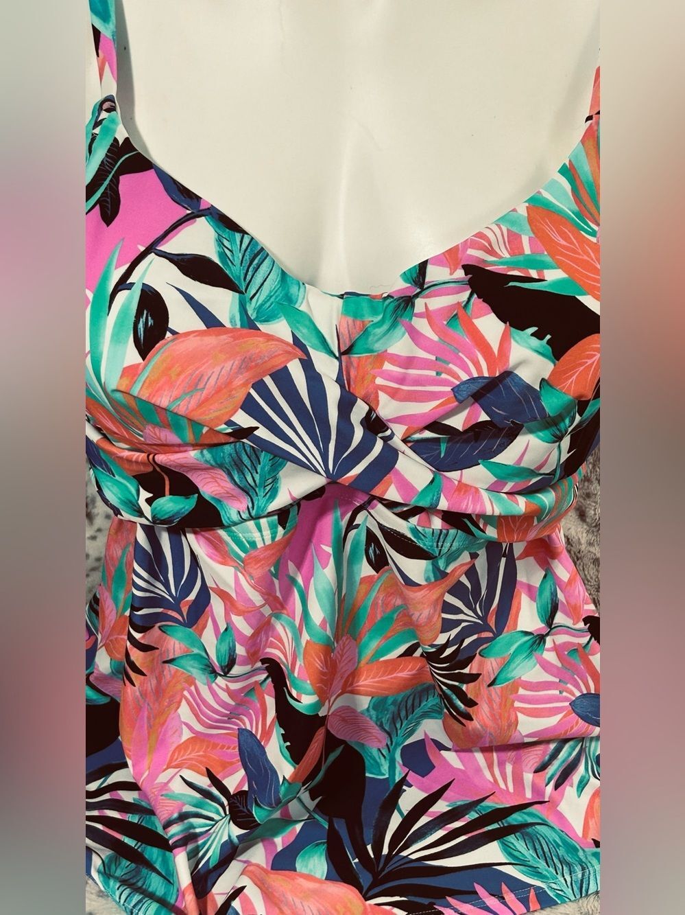Raisins Curve Plus Size Swimsuit Bathing Suit Tankini Top Women's 18W NWT